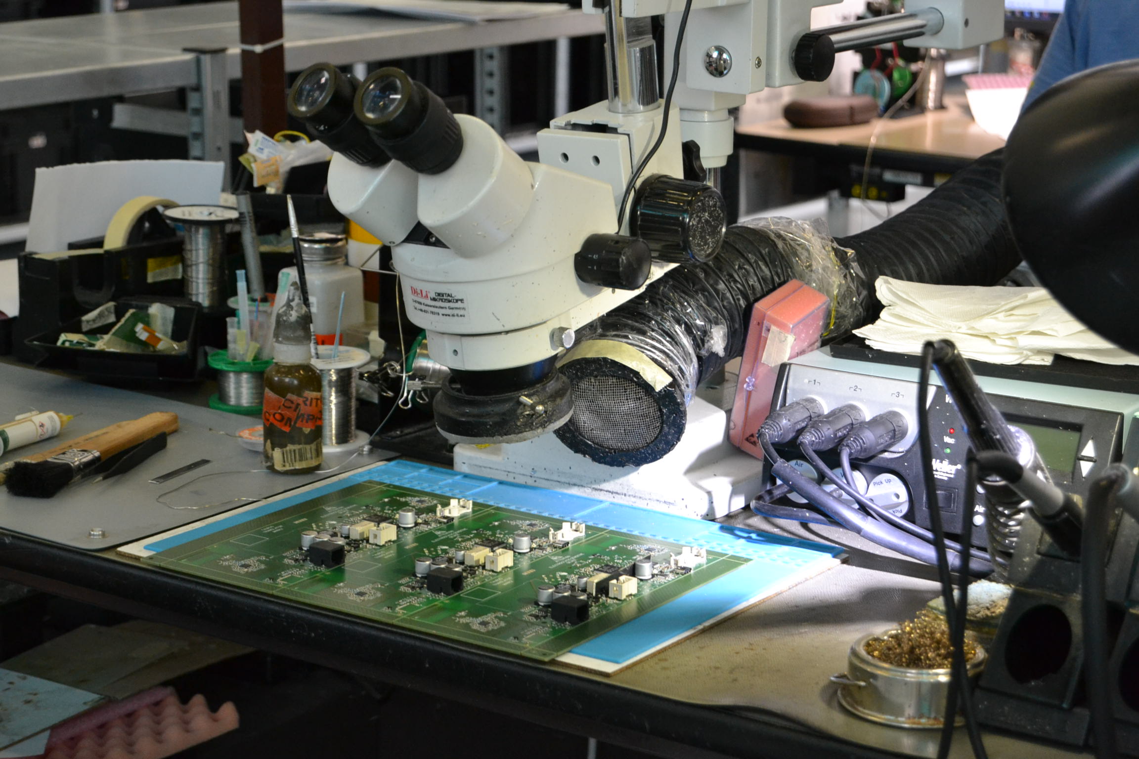 Lavorazione scheda elettronica